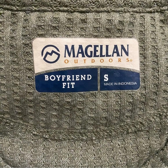Magellan Outdoors Green Boyfriend Fit High Low V Neck Thermal Top - Picture 4 of 5